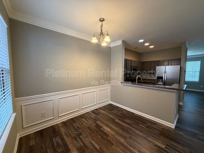 Building Photo - 250 Amal Dr SW