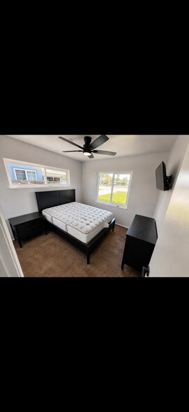 Building Photo - 6688 Montclair Dr