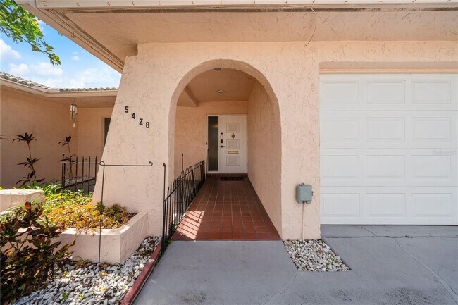Building Photo - 5428 Larchmont Ct