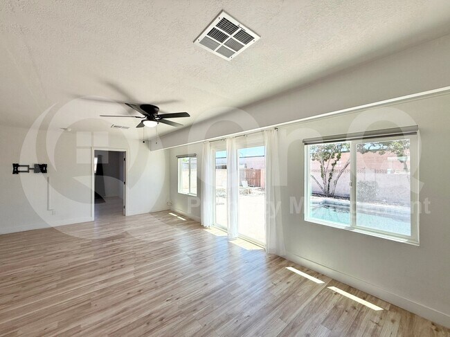 Building Photo - 7107 E Flossmoor Ave