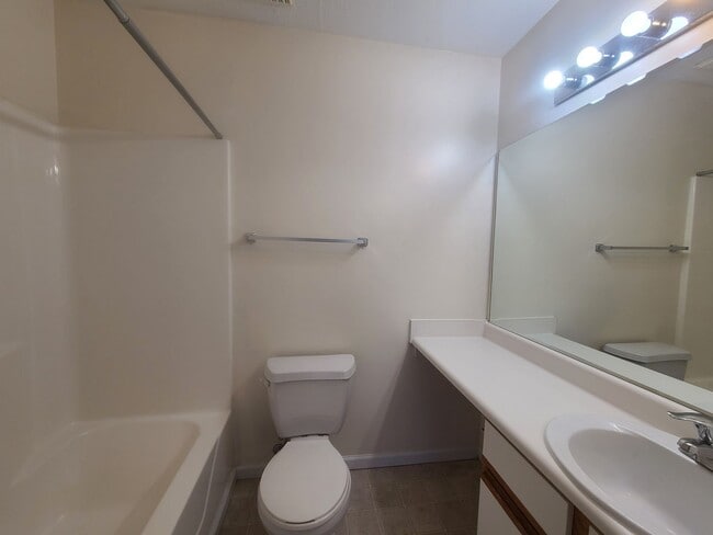 Building Photo - 4 Bedroom, 4 Bath in Star City - SHORT TERM LEASE, Now to 7/24/26