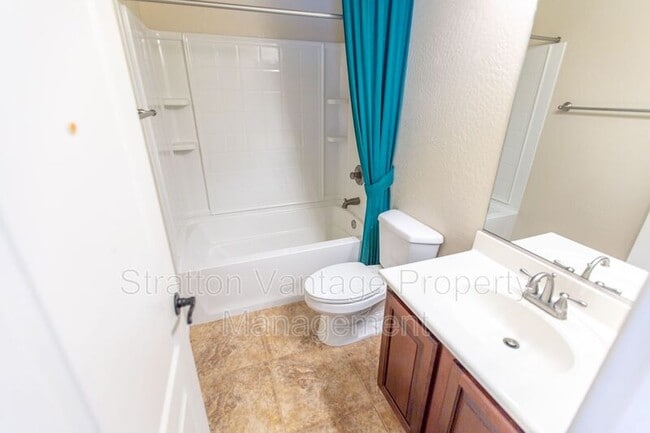 Building Photo - 1701 W Flamingo Dr