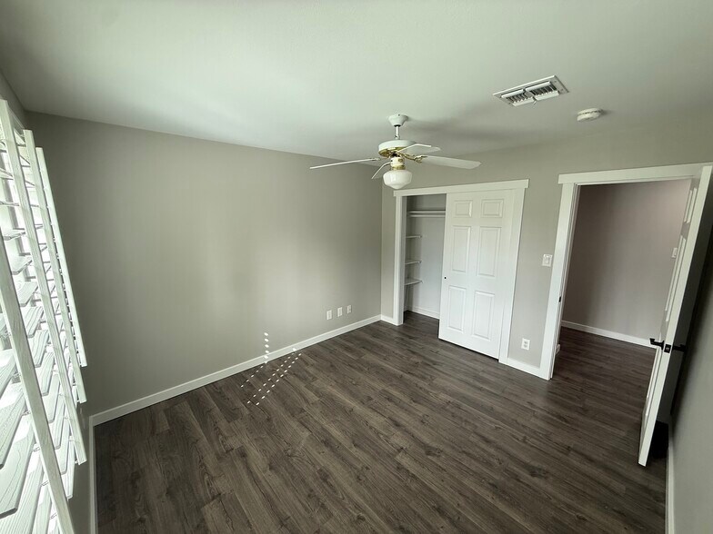 Building Photo - 8161 N 1st Dr