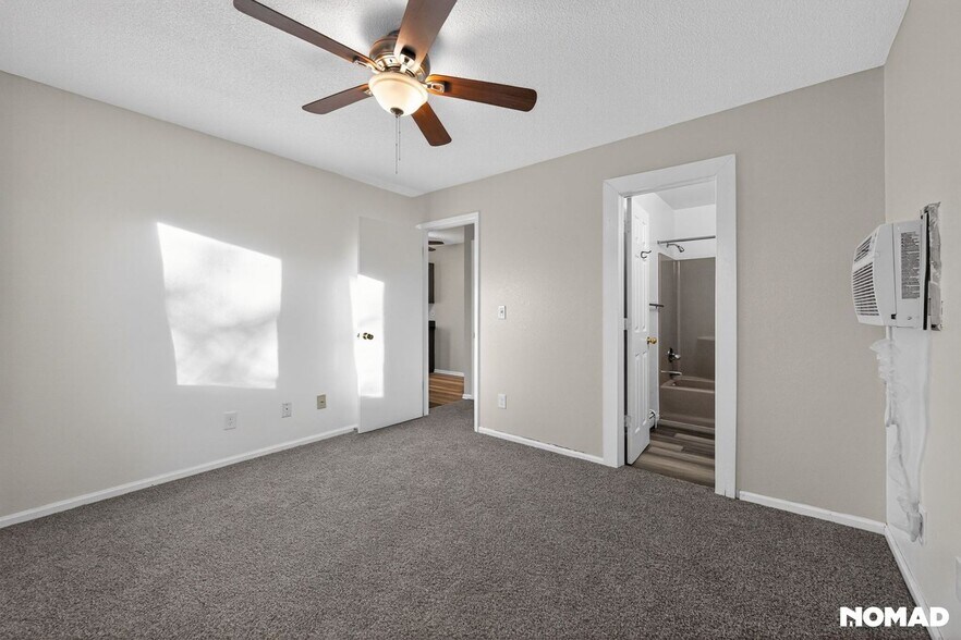 Building Photo - 820 Stone Mountain Ct