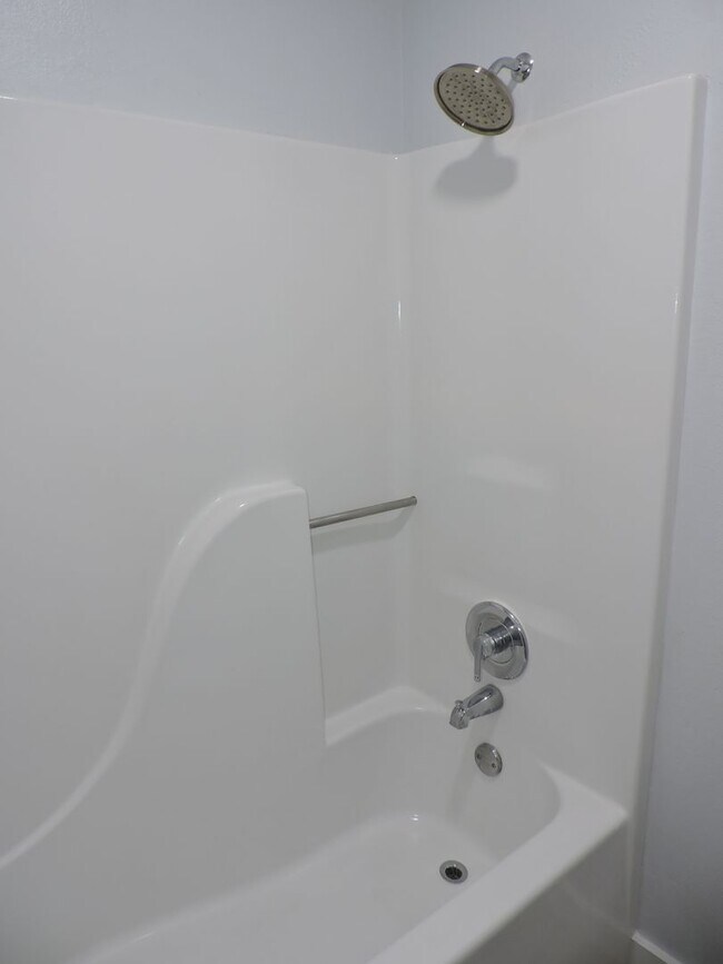 Building Photo - Lots of updates!