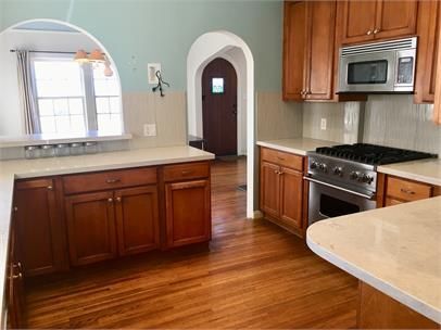 Building Photo - 335 Poli St