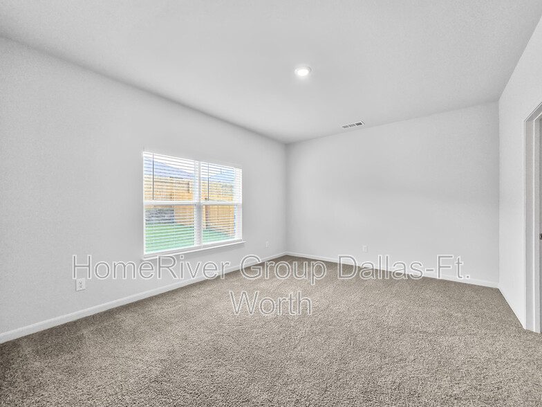 Building Photo - 429 Condie Russell Ave
