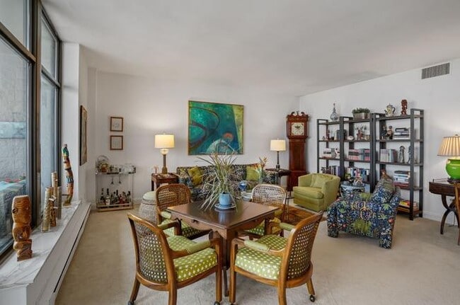 Building Photo - Bridgeport