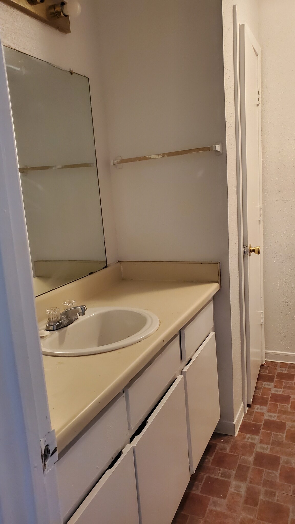 Full Bath 2 - 15525 Weldon Dr