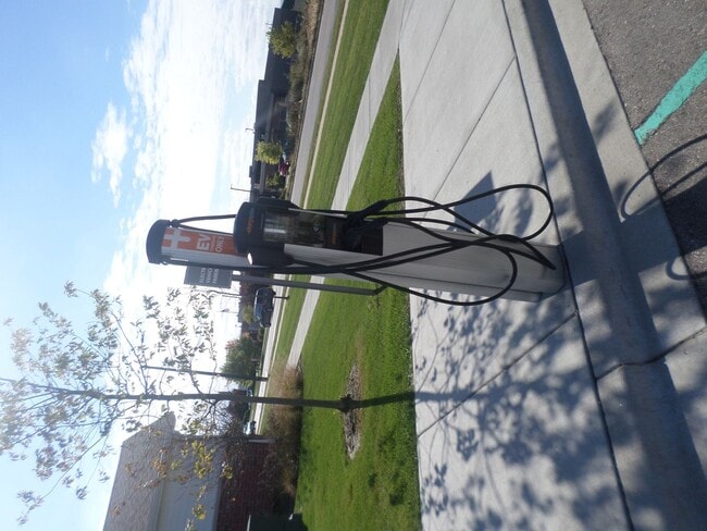 Building Photo - 6935 70th Ct