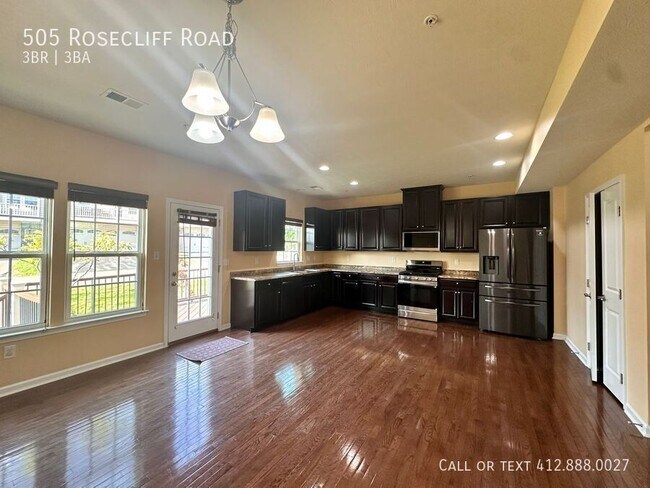 Building Photo - 505 Rosecliff Rd