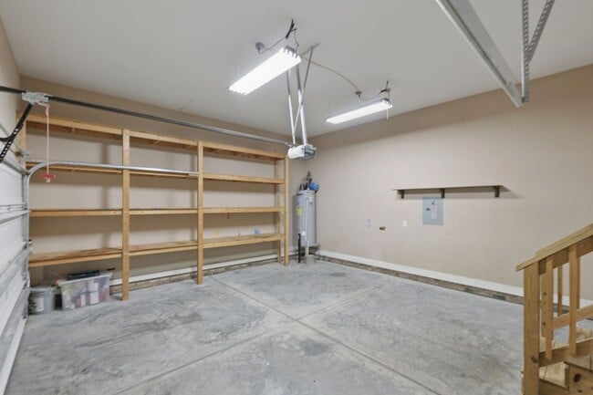 Building Photo - 80 Valor Cir