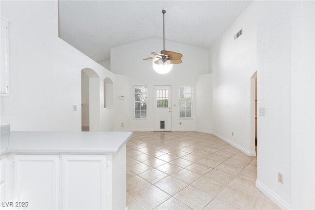 Building Photo - 2208 Ladue Dr