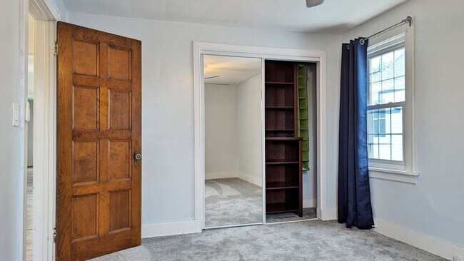 Building Photo - 81 Knox Ave