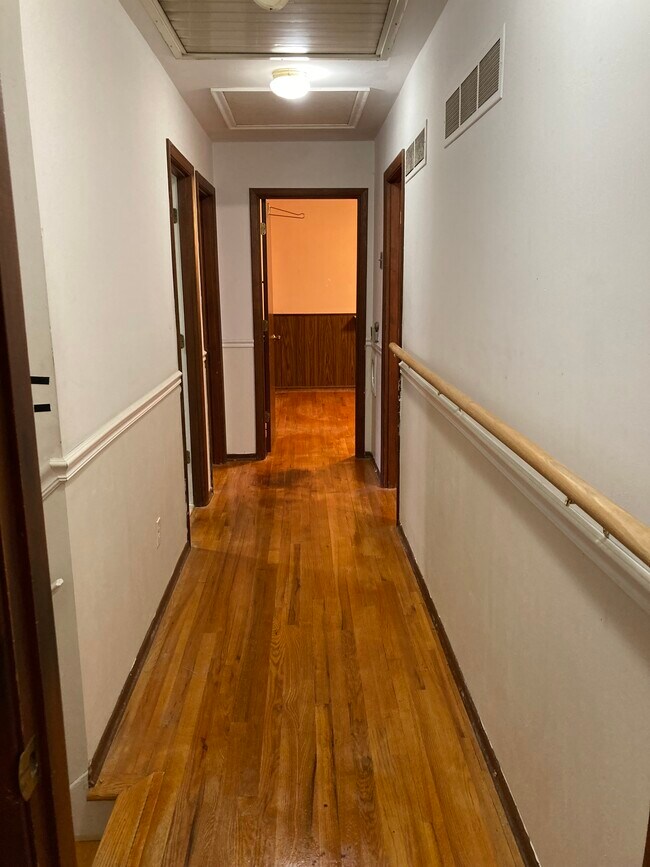Building Photo - 2408 Park Ave