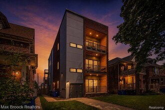 Building Photo - 4530 Commonwealth St