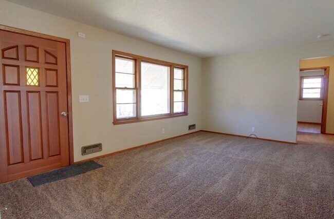 Building Photo - 109 Strese Ln