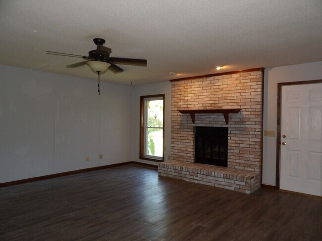 Building Photo - Harrison Drive, Daleville, AL (Level Plain...