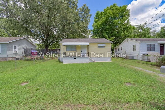 Building Photo - 804 Henderson Ave