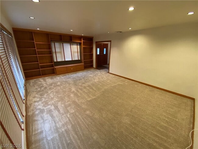 Building Photo - 2901 Burton Ave