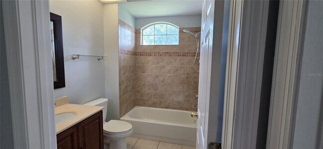 Building Photo - 1305 Lakehurst Way