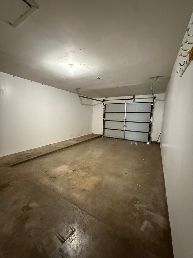 Building Photo - Charming 3 bedroom, 2 bathroom home near Kirby Park COMING SOON!