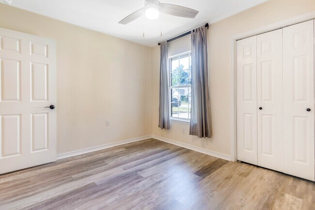 Building Photo - 1356 Sterling Point Dr