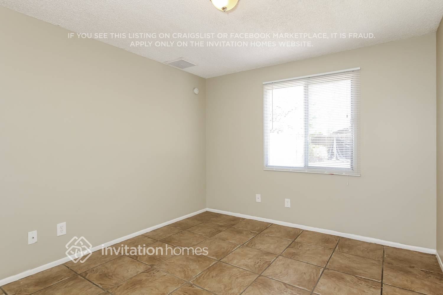 Building Photo - 4651 N 79th Dr
