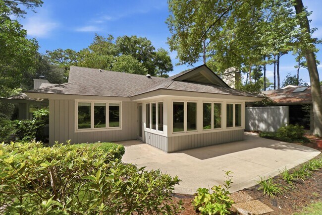 Building Photo - 2 Wood Thrush Ct