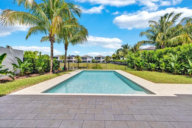 Building Photo - 8239 Oceanus Dr