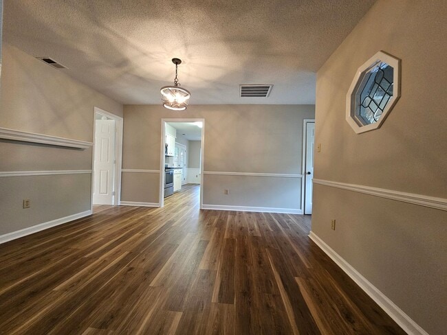 Building Photo - Charming 3 Bedroom 2 Bathroom home in Pooler!