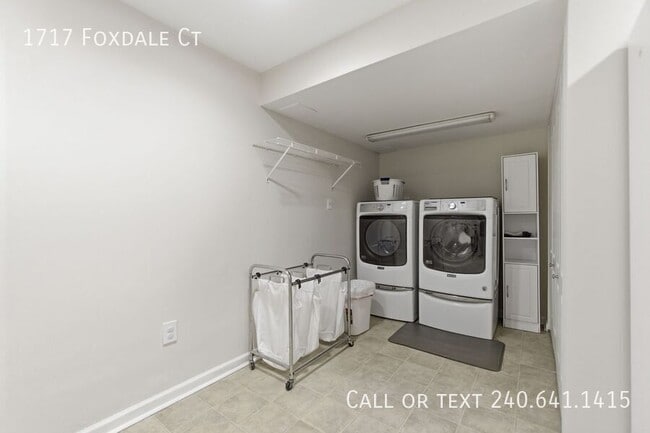 Building Photo - 1717 Foxdale Ct