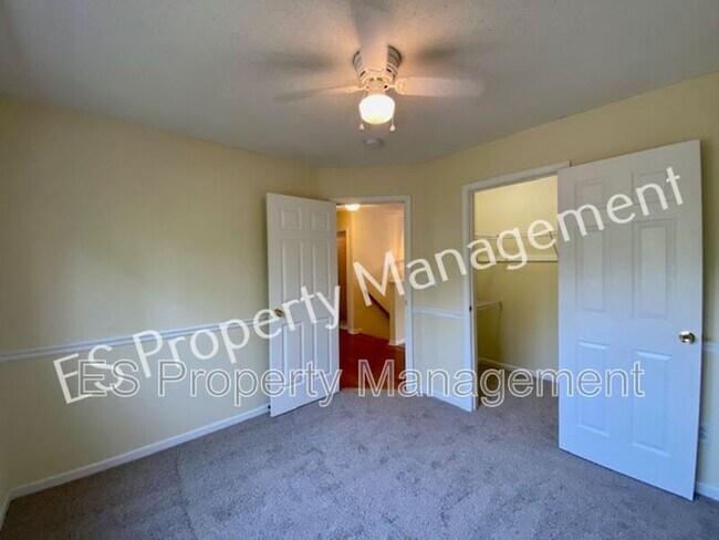 Building Photo - 7310 Parklake Pl
