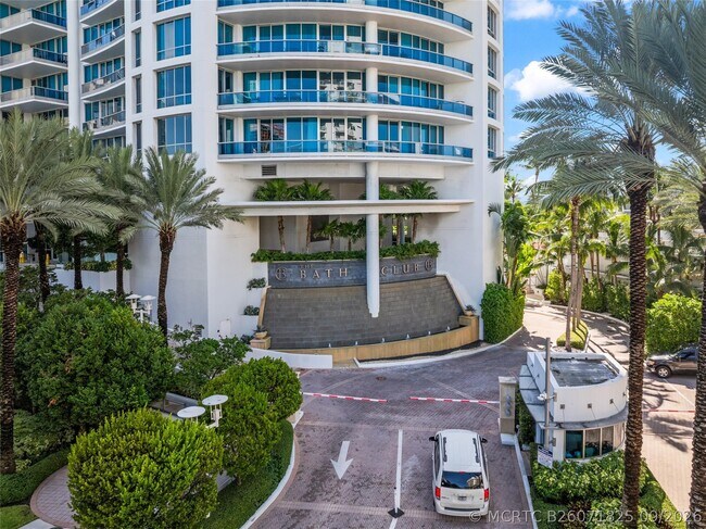 Building Photo - 5959 Collins Ave