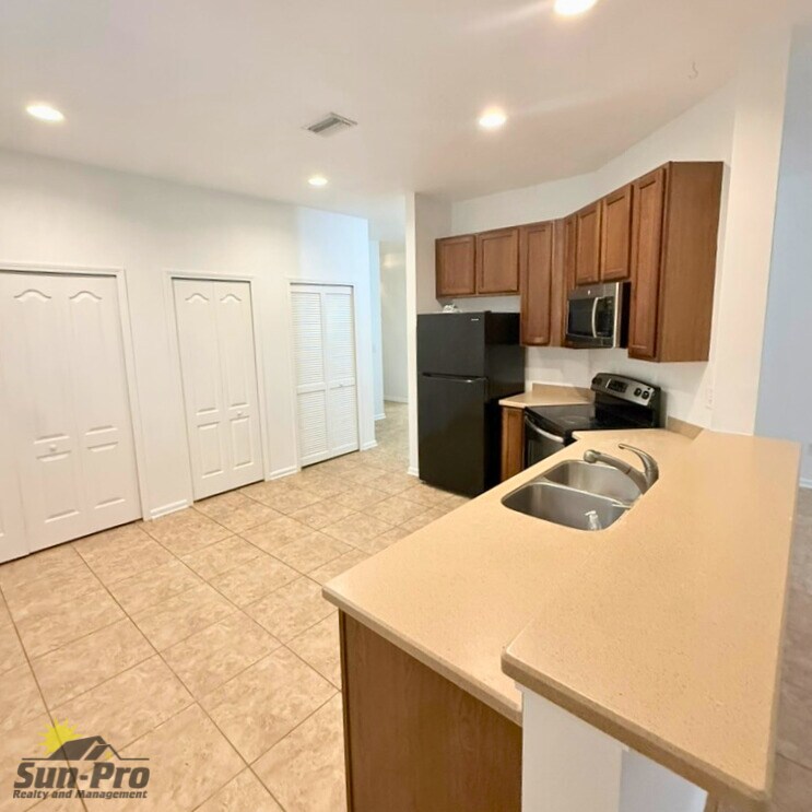 Building Photo - 1932 Cove Point Rd