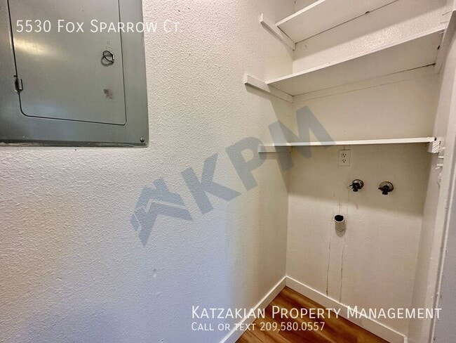 Building Photo - 5530 Fox Sparrow Ct