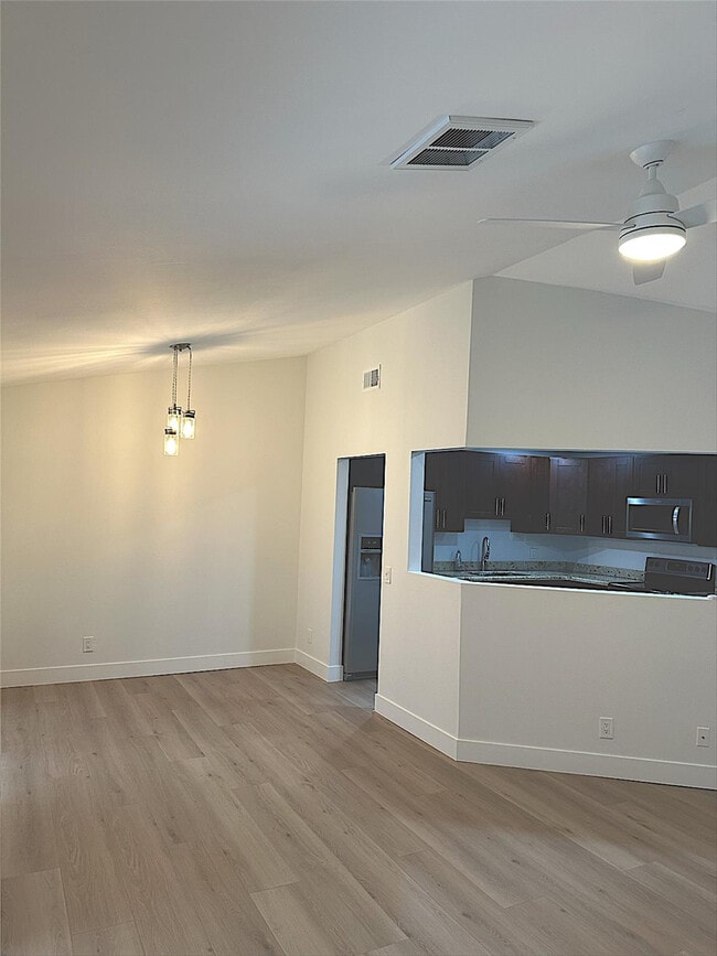 Building Photo - 5710 Coach House Cir