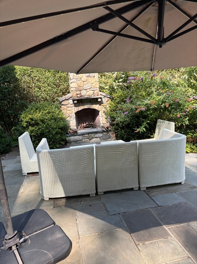 Building Photo - 544 Brookside Rd