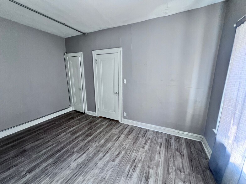 Building Photo - 848 Linn Dr