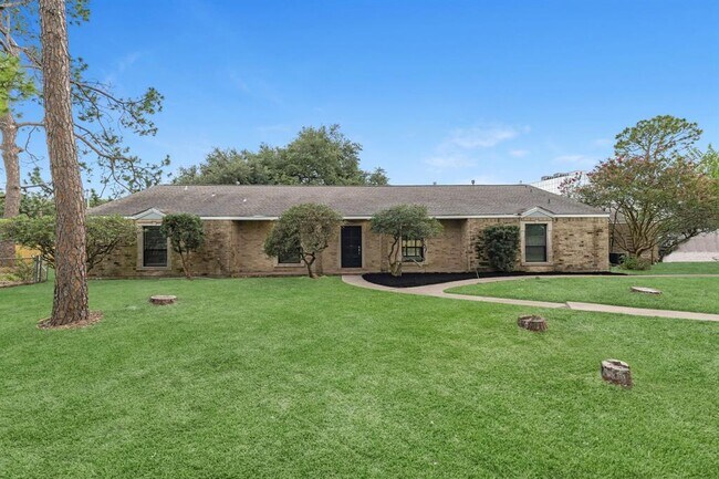 Building Photo - 8219 Wateka Cir