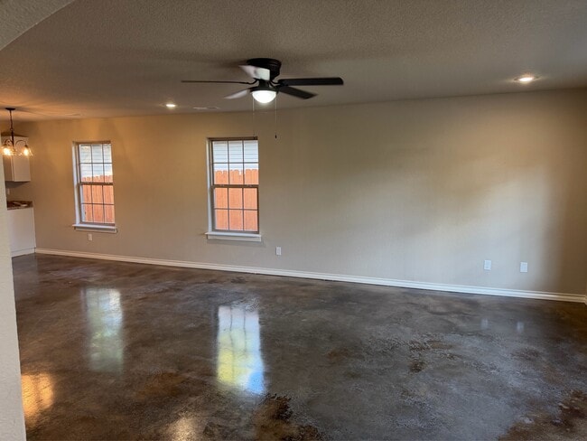 Building Photo - 1407 Crescent Bentonville Crescent