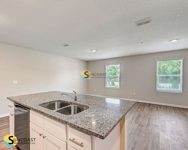 Building Photo - 9524 Hood Rd