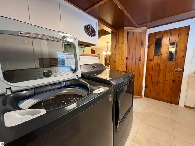 Building Photo - 3846 N Four Mile Rd