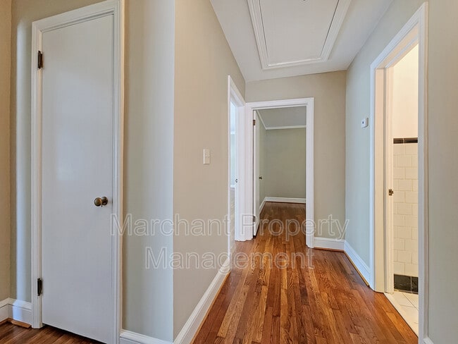 Building Photo - 121 Rockwood Dr
