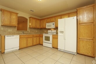 Building Photo - 20491 Westfield Dr