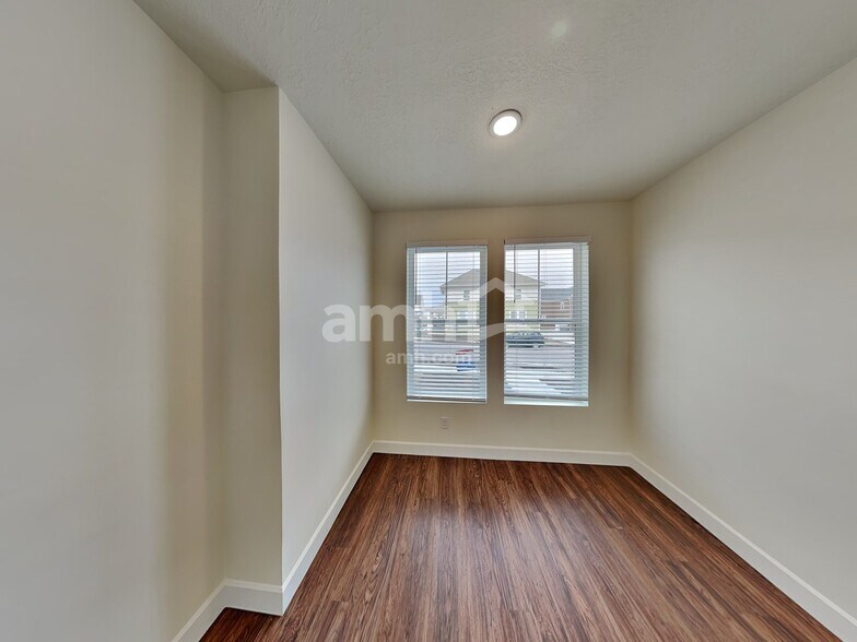 Building Photo - 6043 W Copper Hawk Dr