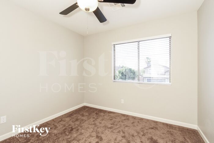 Building Photo - 8555 W Sunnyslope Ln