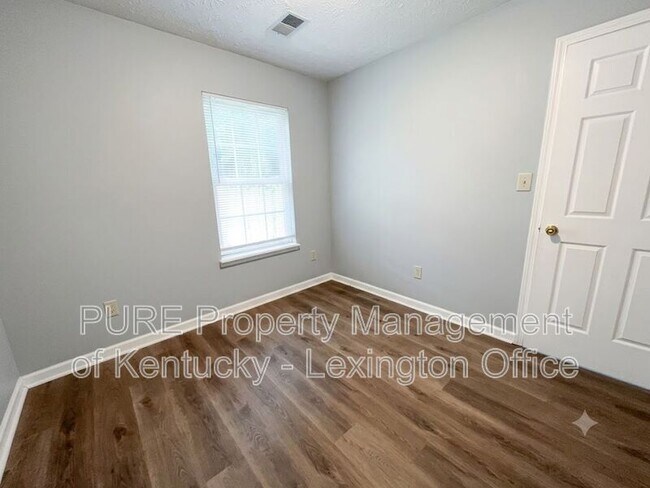 Building Photo - 1034 Marshall Park Dr