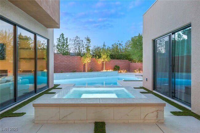 Building Photo - 19 Garden Rain Dr