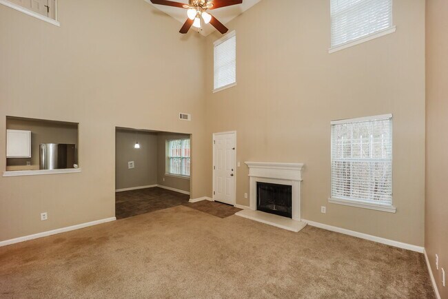 Building Photo - 4421 Ravenwood Dr
